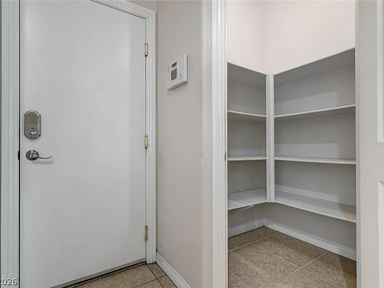 5048 Lower Falls Ct — Photo 25