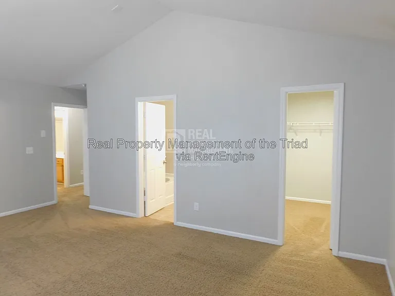 8 Rockport Ct — Photo 8