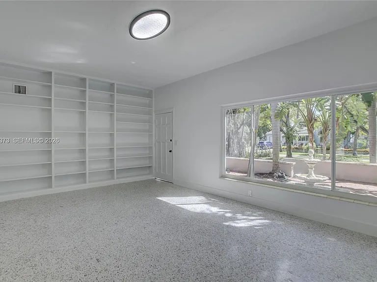 616 SW 11th Ct — Photo 6