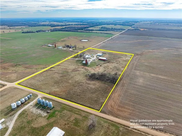5120 SW 10th St, Columbus, KS 66725