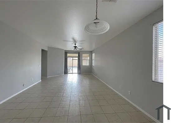 7423 W Alta Vista Rd — Photo 2