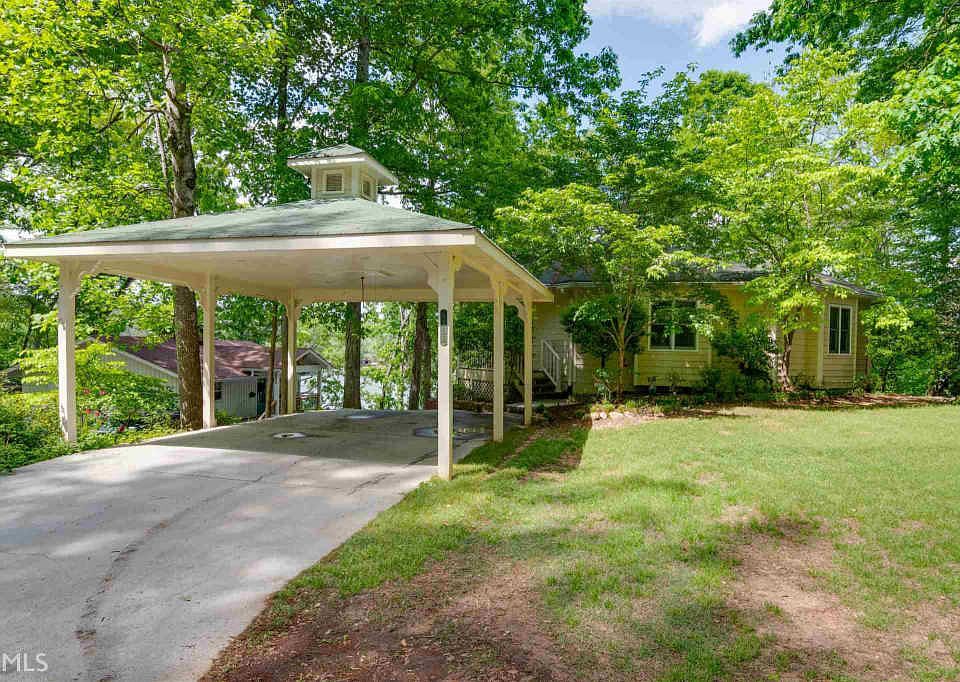 1st image of 8388 Lake Dr