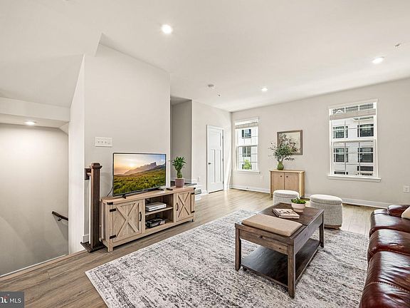 2nd image of 112 Arcadia Way