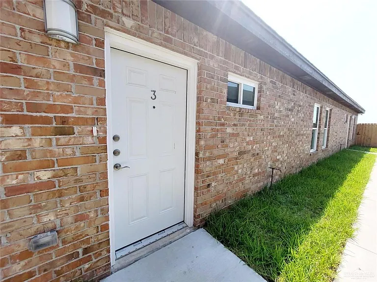 1809 Cari Nicole Ave #3 — Photo 4