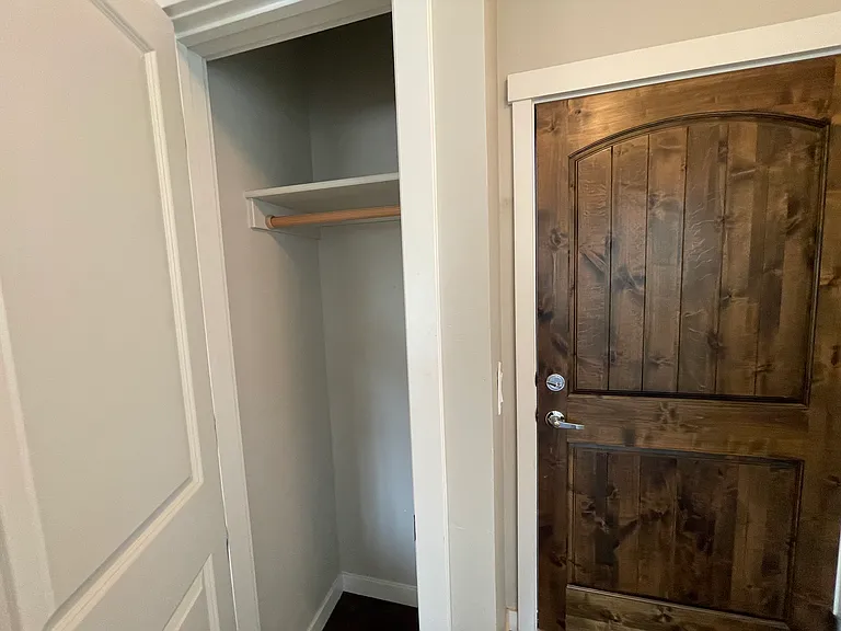 9127 W Tillamook Dr — Photo 3
