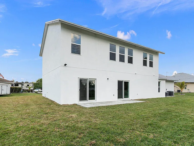 1351 SW Don Ct — Photo 29