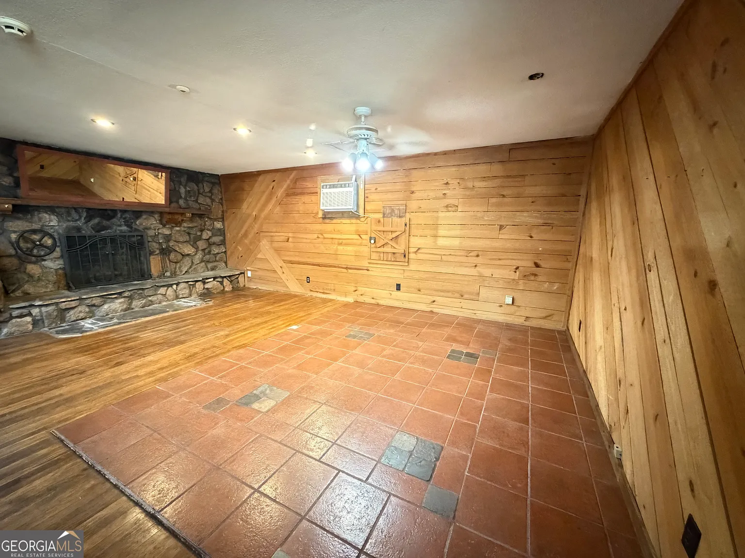 2 bed, 1.5 bath, 1337 sqft, $1,800 — Photo 4