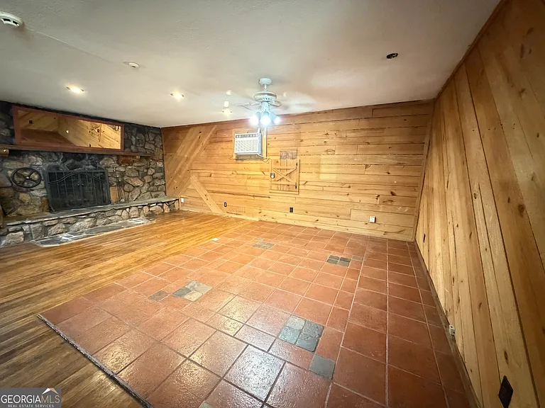 1054 College Station Rd — Photo 4