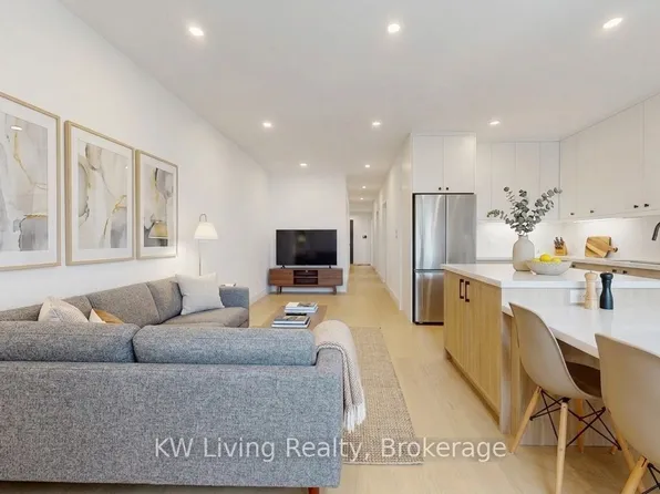 33 Kirknewton Rd, Toronto, ON M6E 3X9