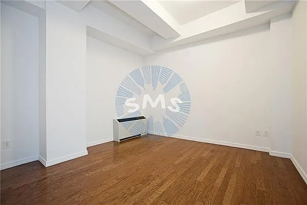 Rented by Space Marketing Shop | media 33