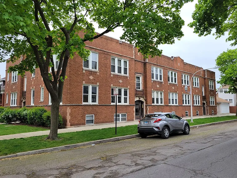 5501 W Wellington Ave — Photo 1