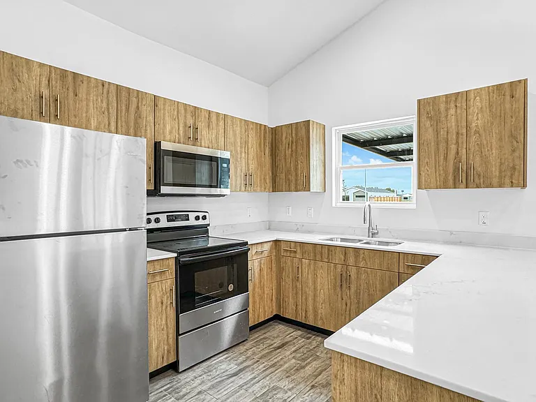 2704 Robin Rd #1 — Photo 3