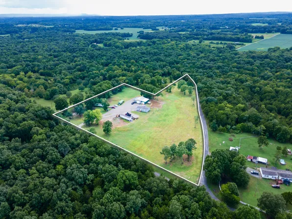 3592 Mahaley Rd, Chapel Hill, TN 37034