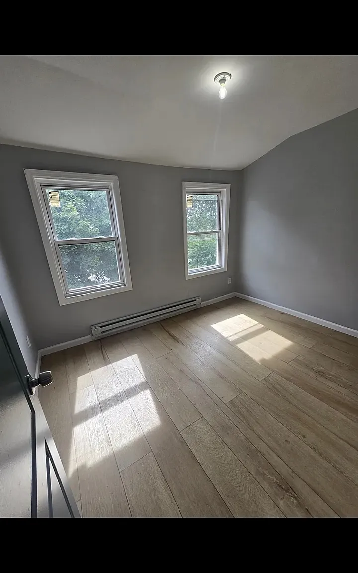 1 bed, $1,300 — Photo 2