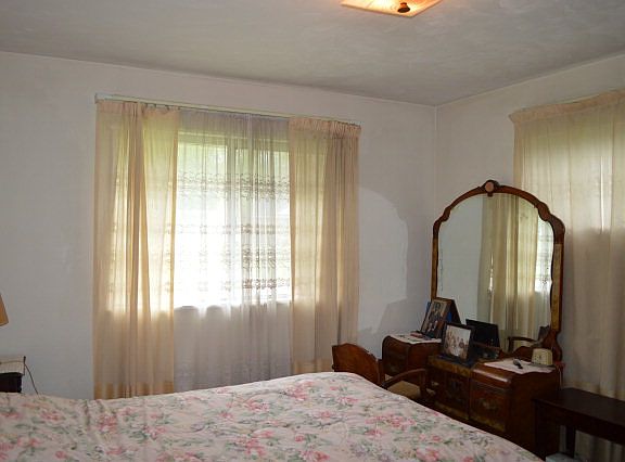 2nd image of 1489 Lascerne Cir S
