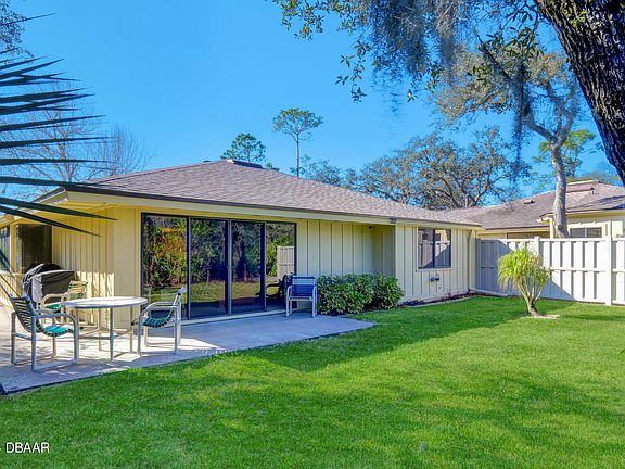 4th image of 725 Saint Andrews Cir