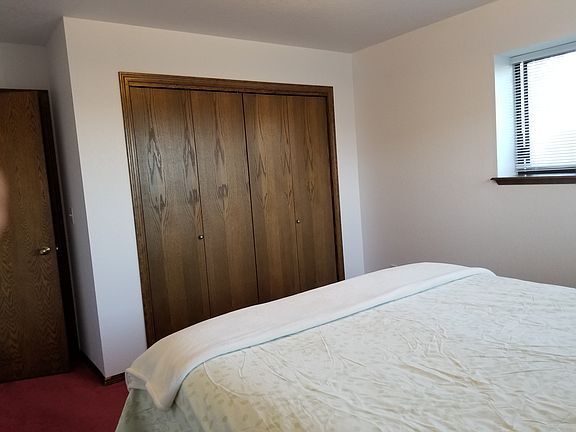 Bed 3 Closet
