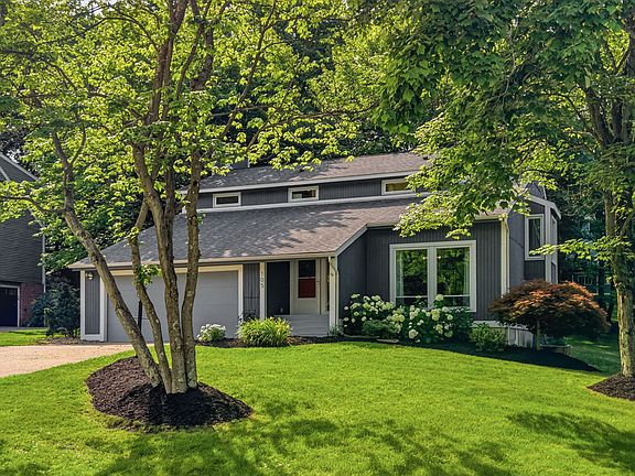 2nd image of 105 Rippling Brook Dr