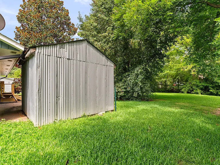906 Vandora Ave — Photo 26