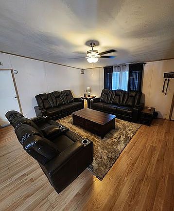 5th image of 24225 N Saint Louis St #227
