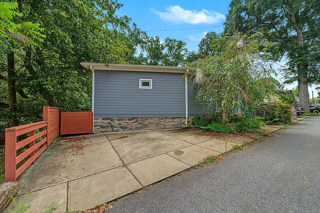 2 bed, 1500 sqft, $2,500 — Photo 2