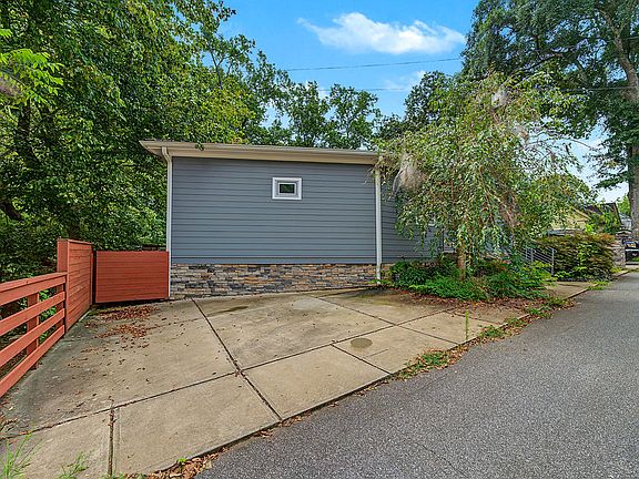 2nd image of 281 Brown St