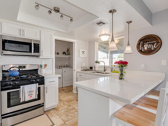 2nd image of 1554 W Villa Theresa Dr