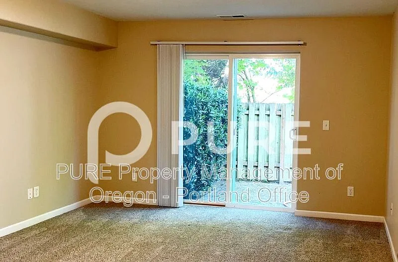 3 bed, 2.5 bath, 1795 sqft, $2,395 — Photo 3