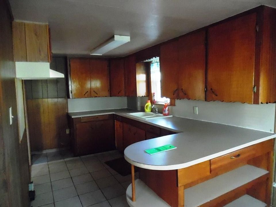 2nd image of 1305 N Austin St