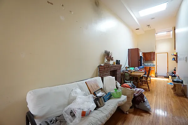 Rented by Rennit Inc. | media 4