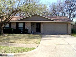 310 Valley Cove Dr, Garland, TX 75043