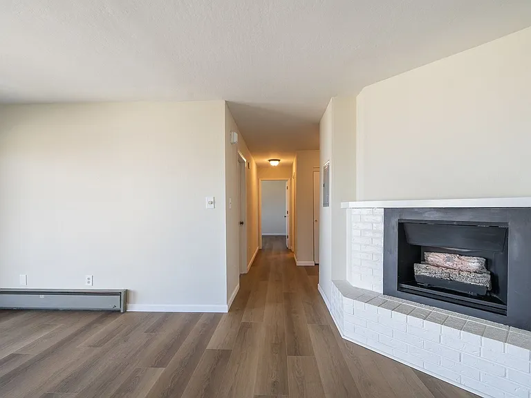 545 Burnett Avenue — Photo 21