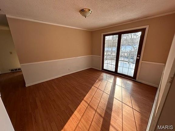 4th image of 2033 Anthony Dr