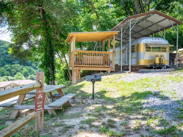 1401 Main St, Bland, VA 24315