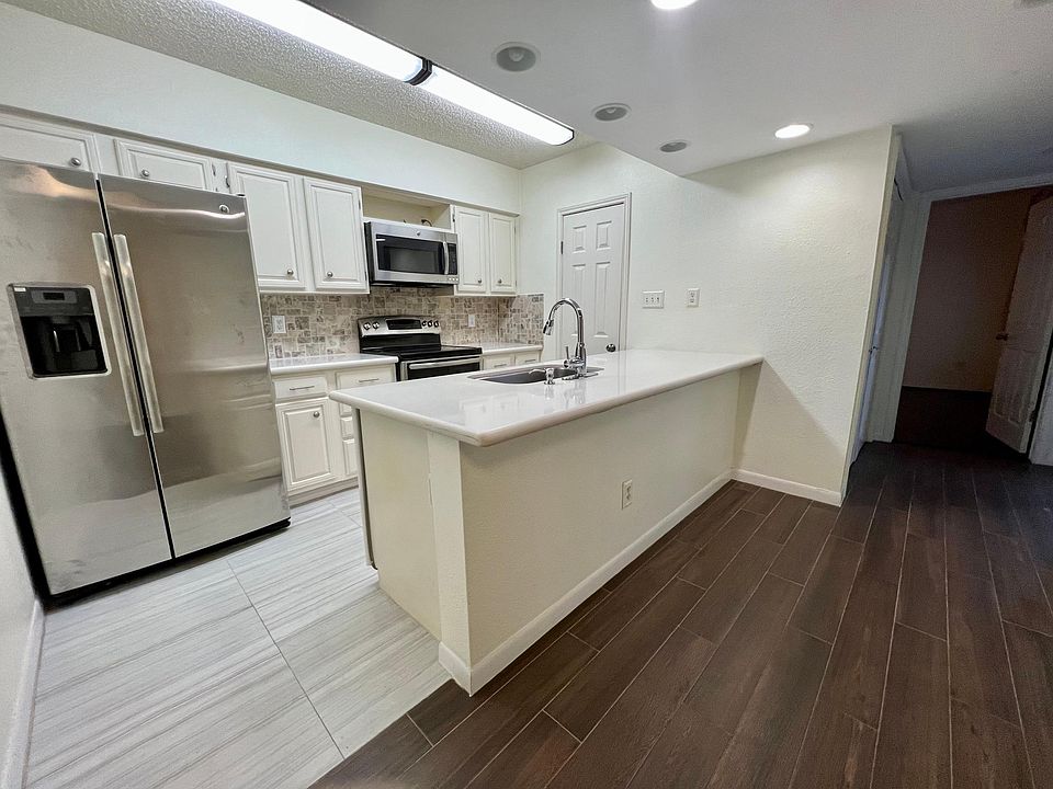 1st image of 980 Memorial Village Dr #47