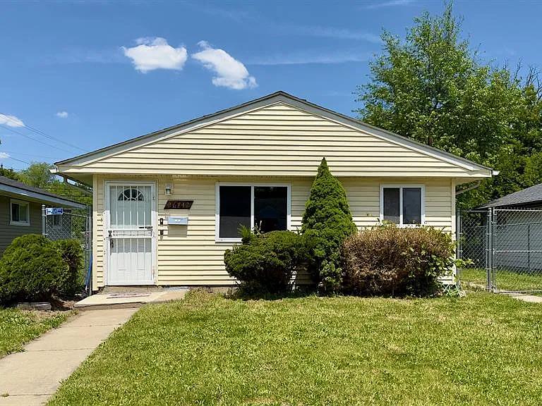 26742 Penn St — Photo 3
