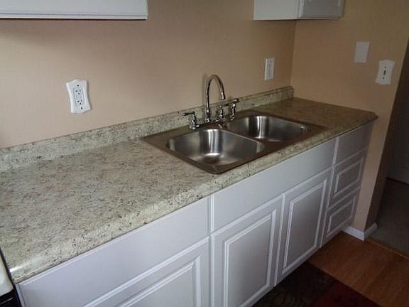 4th image of 51 Greenridge Cres