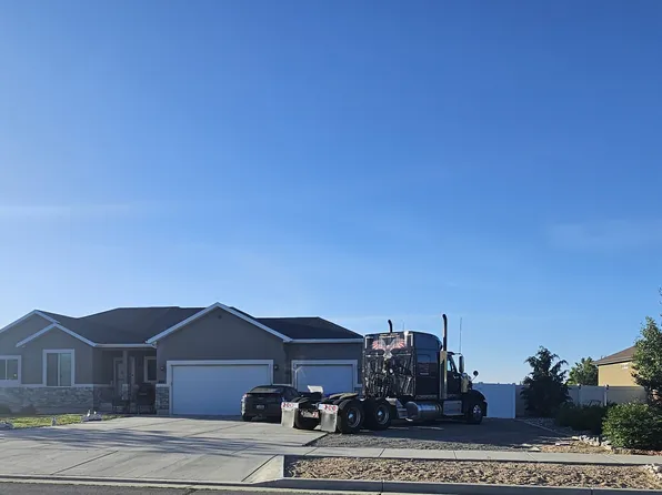 827 E Sunset View Rd, Grantsville, UT 84029