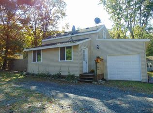 94 Plank Rd, Poestenkill, NY 12140