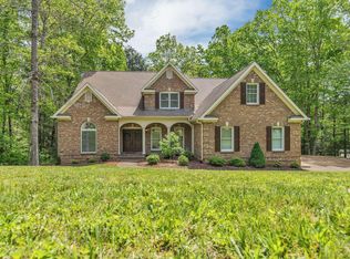 308 Creekshire Dr, Signal Mountain, TN 37377