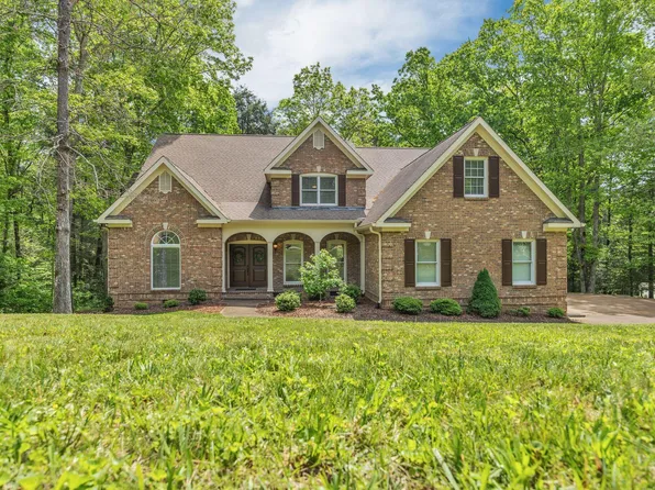 308 Creekshire Dr, Signal Mountain, TN 37377