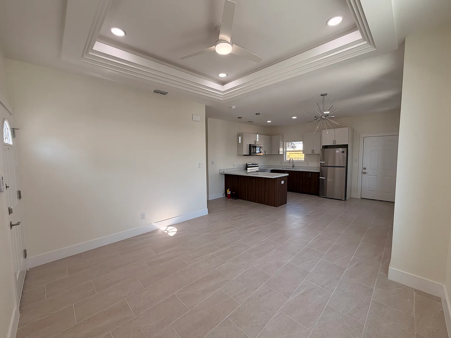 2 bed, 900 sqft, $950 — Photo 2