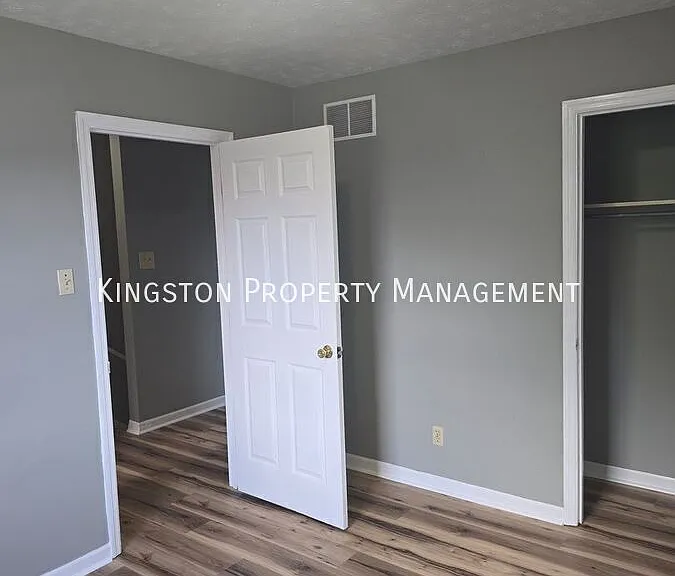 122 Bradford Dr — Photo 15