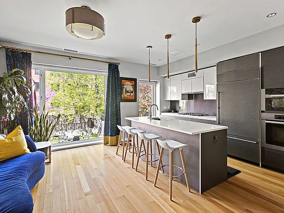 2nd image of 287 Union St