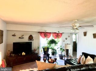 810 Henri Ct, Burlington, NJ 08016