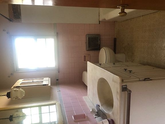 4th image of 3415 Saint Johns Way