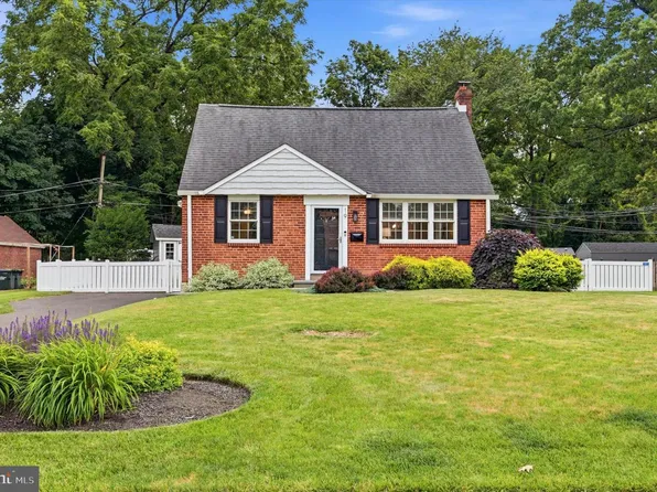 19 Newington Dr, Hatboro, PA 19040