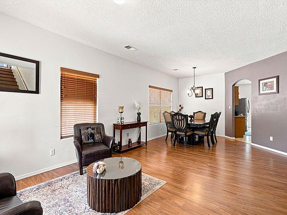 5th image of 3032 Cochiti St NE