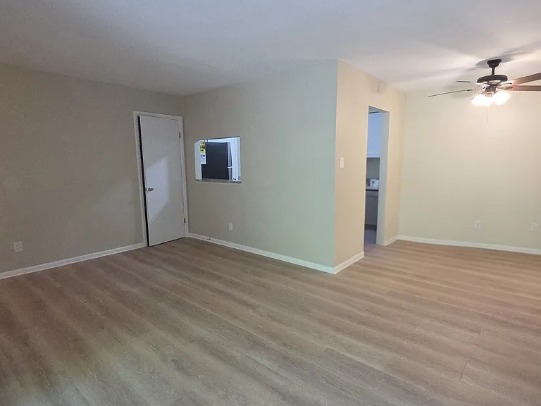 705 Meadowbrook Dr #705 — Photo 4