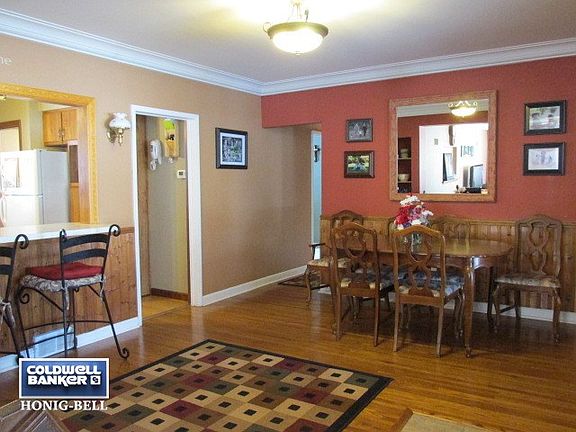 4th image of 627 W Boys St